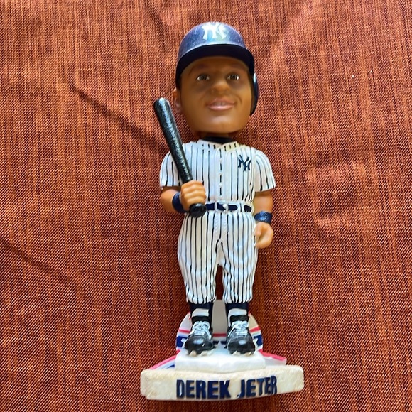 2 Yankees bobblehead - Picture 3 of 3